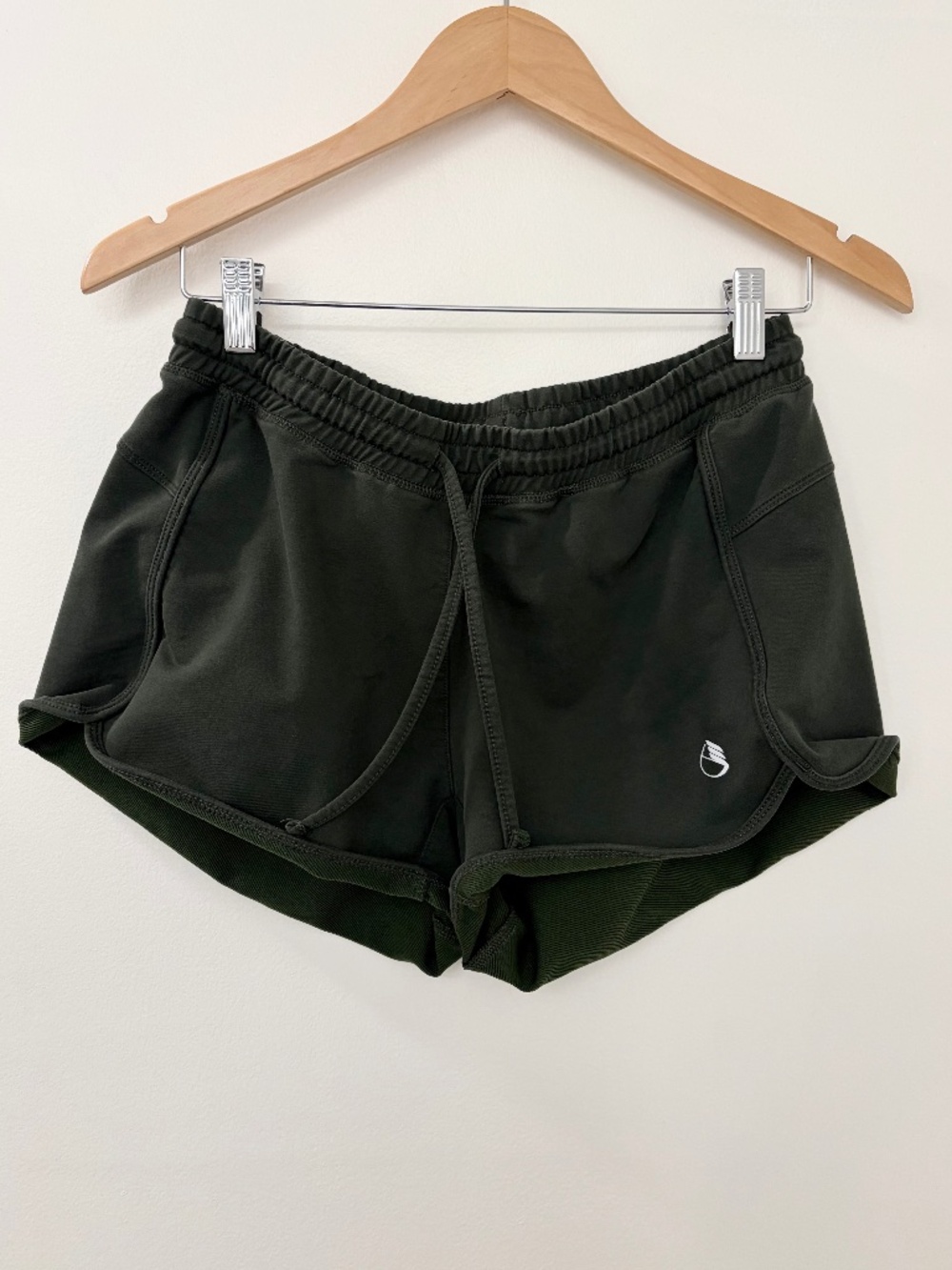 Icyzone dark green short shorts size Large